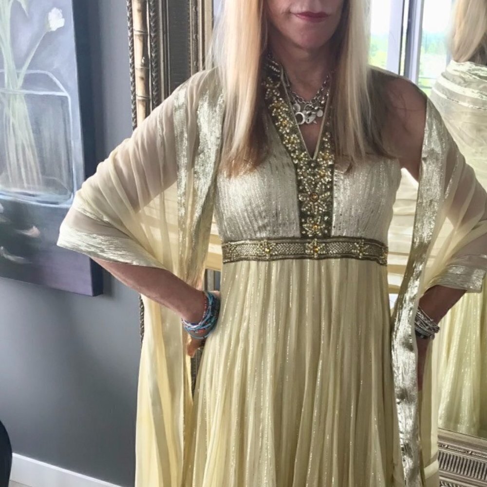 VANDANA SETHI Anarkali & Dupatta Traditional East Indian Gold Dress & Shawl S